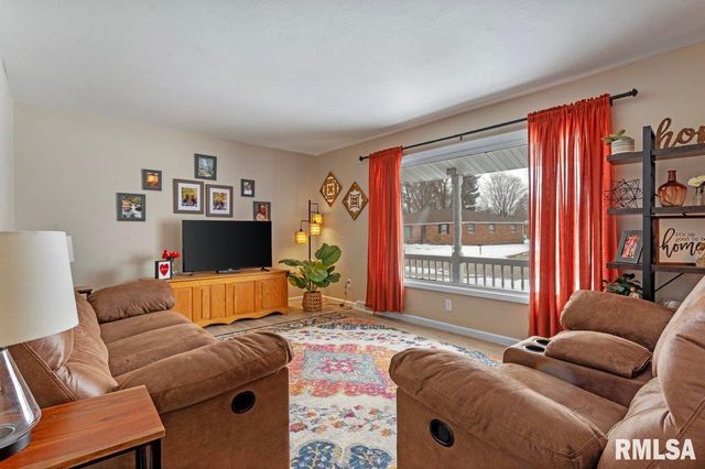 50 BIRCH Lane, Williamsville, IL 62639