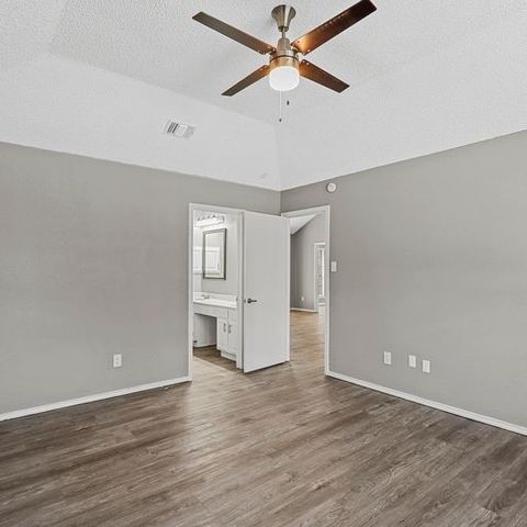 4045 Saint Christopher Lane, Dallas, TX 75287