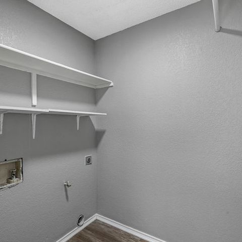4045 Saint Christopher Lane, Dallas, TX 75287