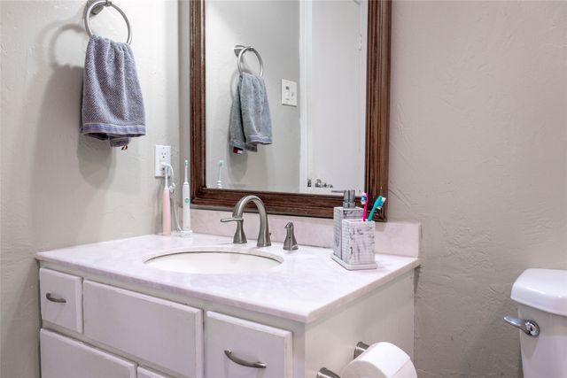315 Dow Ross Boulevard, Duncanville, TX 75116