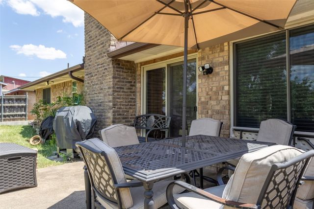 315 Dow Ross Boulevard, Duncanville, TX 75116