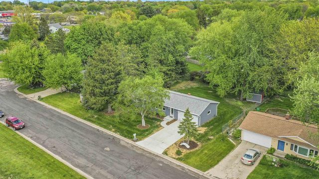 195 Amber Trail, Sun Prairie, WI 53590