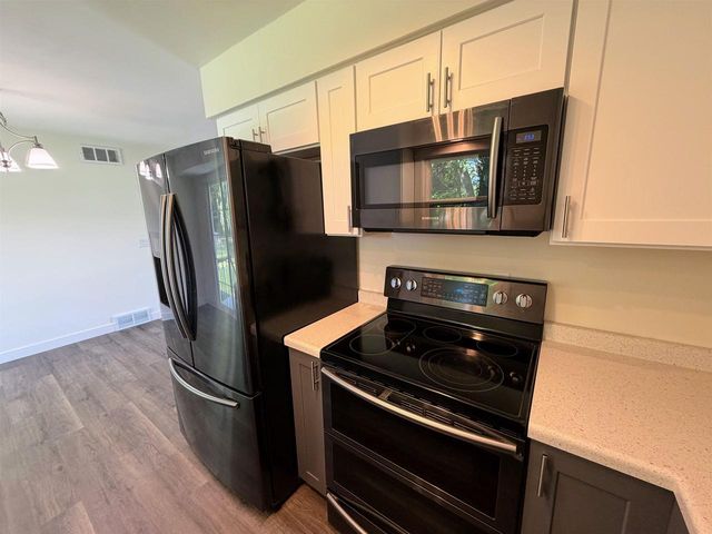 195 Amber Trail, Sun Prairie, WI 53590