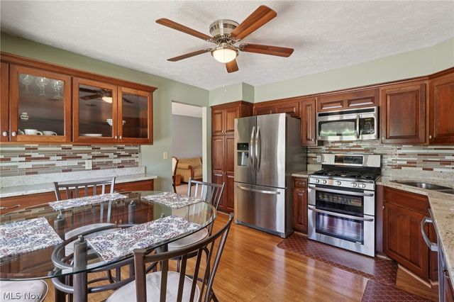 14784 Stone Creek Oval, Strongsville, OH 44149