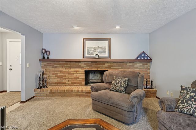 14784 Stone Creek Oval, Strongsville, OH 44149