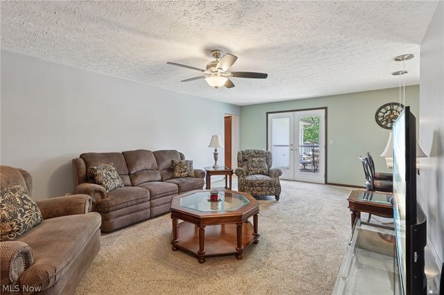14784 Stone Creek Oval, Strongsville, OH 44149