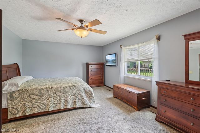 14784 Stone Creek Oval, Strongsville, OH 44149