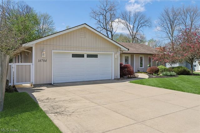 14784 Stone Creek Oval, Strongsville, OH 44149