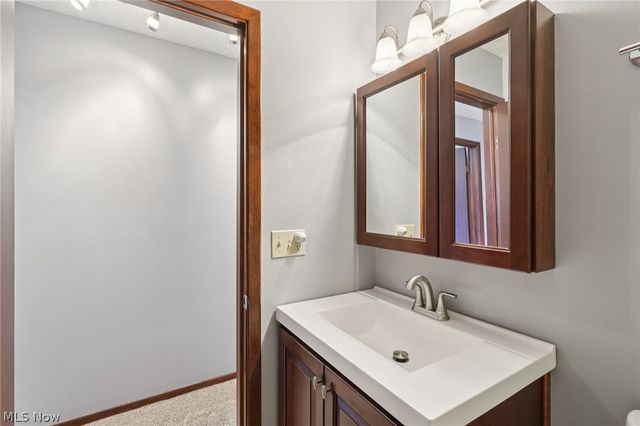 14784 Stone Creek Oval, Strongsville, OH 44149