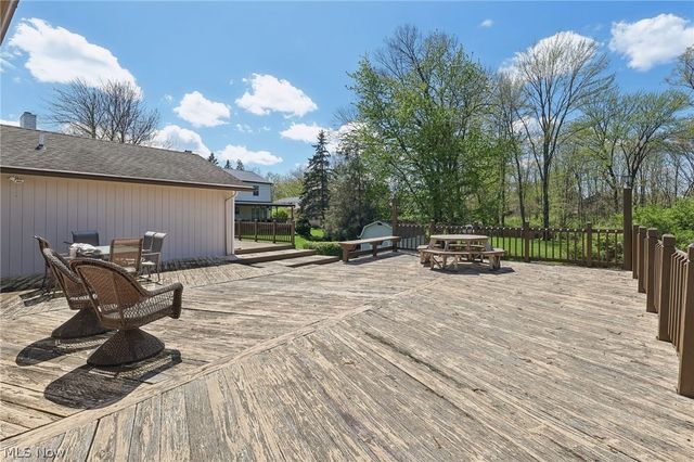 14784 Stone Creek Oval, Strongsville, OH 44149