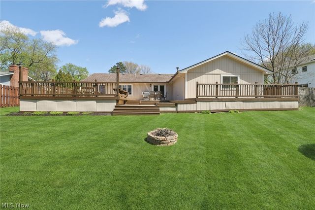 14784 Stone Creek Oval, Strongsville, OH 44149