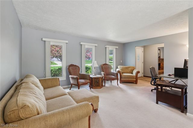 14784 Stone Creek Oval, Strongsville, OH 44149