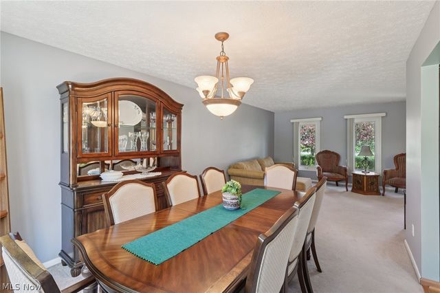 14784 Stone Creek Oval, Strongsville, OH 44149