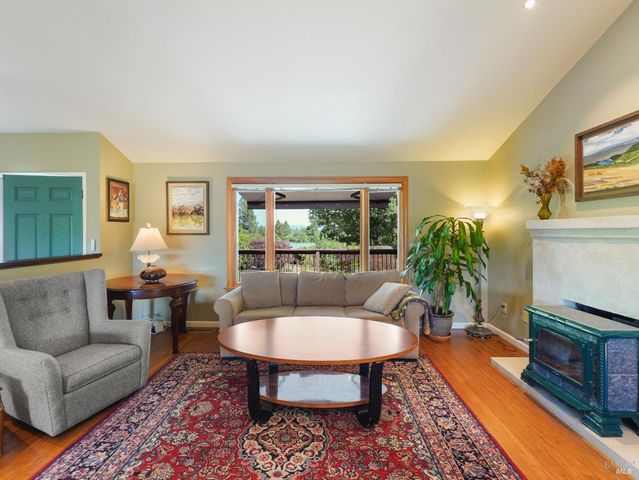 10463 Mill Station Rd, Sebastopol, CA 95472