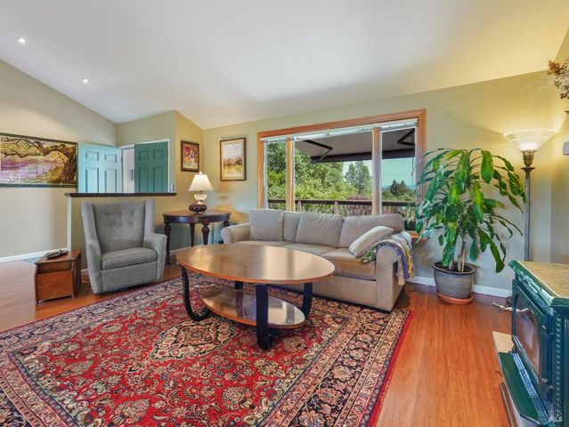 10463 Mill Station Rd, Sebastopol, CA 95472