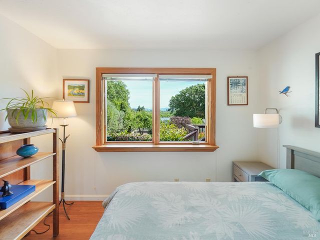 10463 Mill Station Rd, Sebastopol, CA 95472