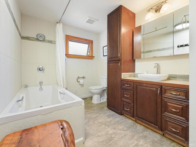 10463 Mill Station Rd, Sebastopol, CA 95472