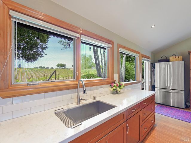 10463 Mill Station Rd, Sebastopol, CA 95472