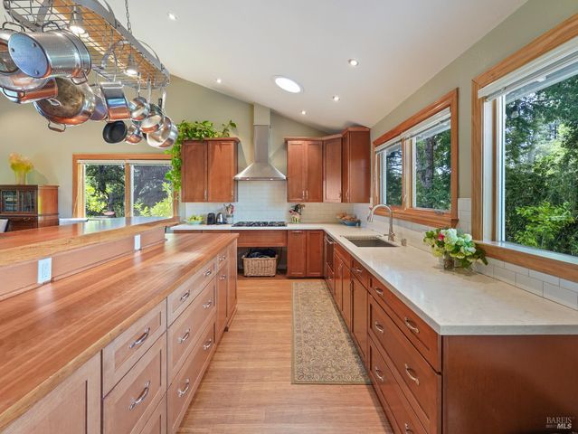 10463 Mill Station Rd, Sebastopol, CA 95472