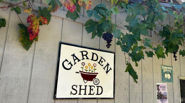 10463 Mill Station Rd, Sebastopol, CA 95472