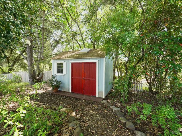 10463 Mill Station Rd, Sebastopol, CA 95472