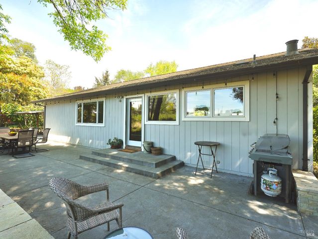 10463 Mill Station Rd, Sebastopol, CA 95472