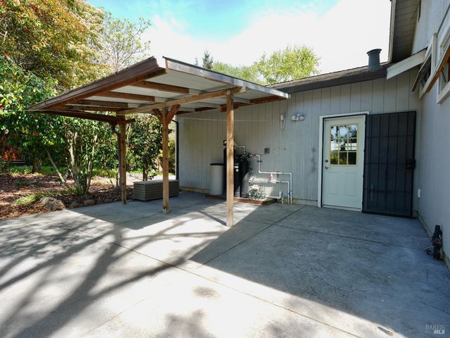10463 Mill Station Rd, Sebastopol, CA 95472