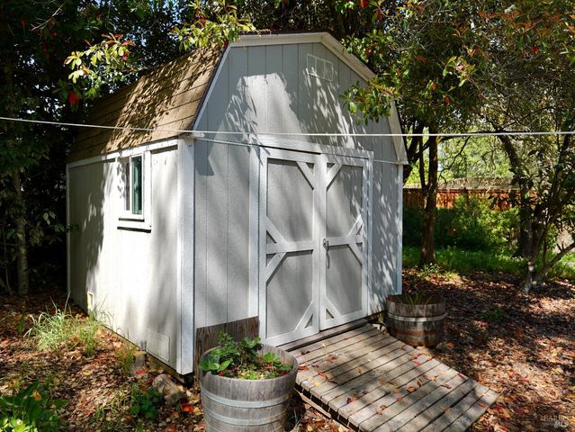 10463 Mill Station Rd, Sebastopol, CA 95472