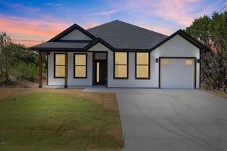 5915 Black Pine Circle, Granbury, TX 76048