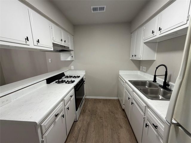 12218 Dundee DR A, Austin, TX 78759