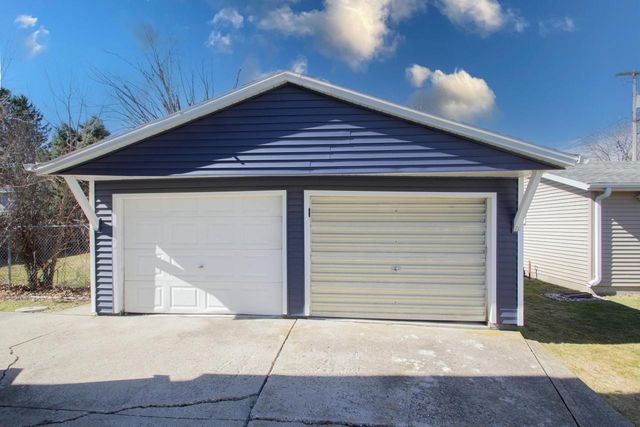 520 N Montgomery STREET, Watertown, WI 53098