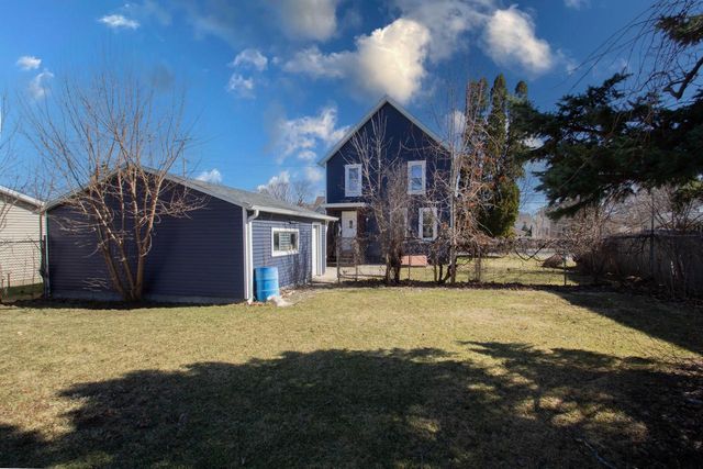 520 N Montgomery STREET, Watertown, WI 53098