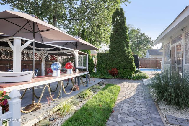 1624 6th Avenue, Toms River, NJ 08757