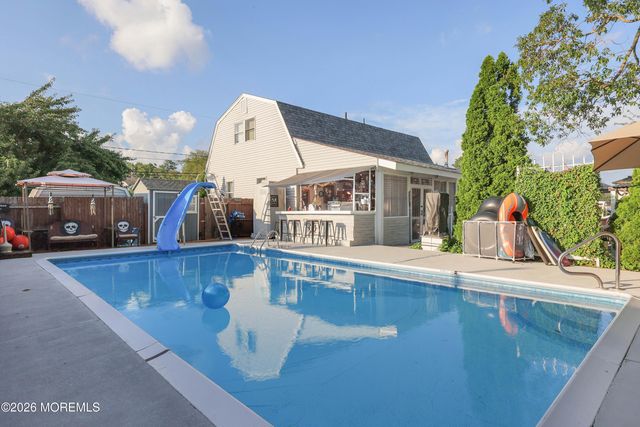 1624 6th Avenue, Toms River, NJ 08757
