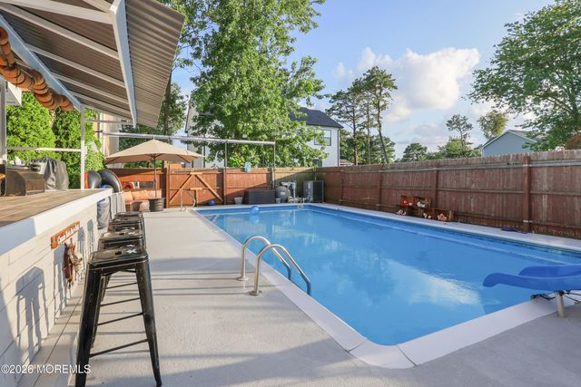 1624 6th Avenue, Toms River, NJ 08757
