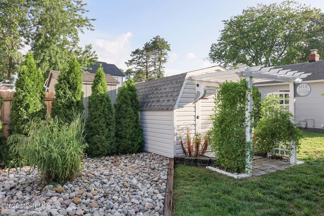1624 6th Avenue, Toms River, NJ 08757