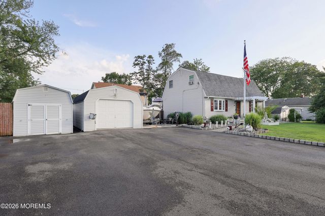 1624 6th Avenue, Toms River, NJ 08757