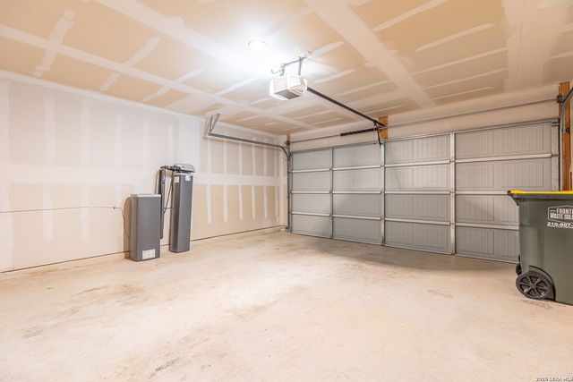 6941 DORATO RDG, Elmendorf, TX 78112