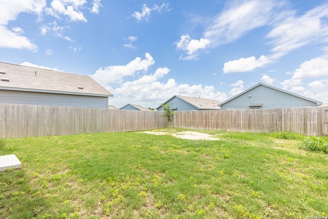 6941 DORATO RDG, Elmendorf, TX 78112
