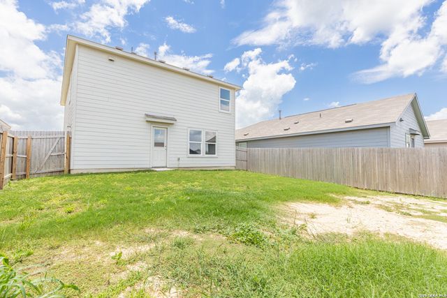6941 DORATO RDG, Elmendorf, TX 78112
