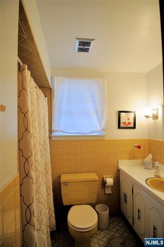 640 Stockton Street, New Milford, NJ 07646