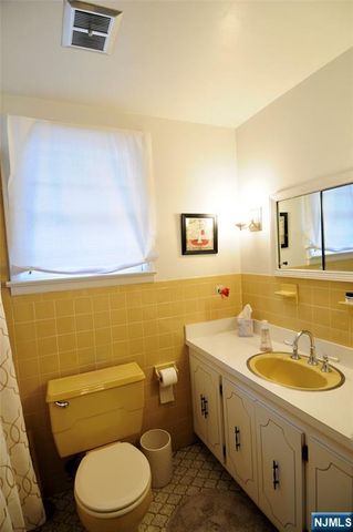 640 Stockton Street, New Milford, NJ 07646