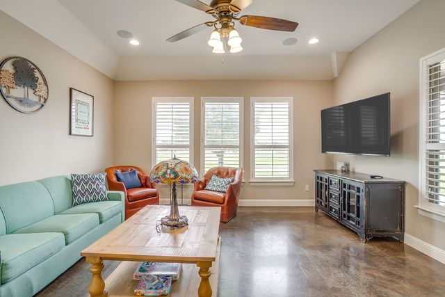 157 Pack Saddle Trail, Weatherford, TX 76088