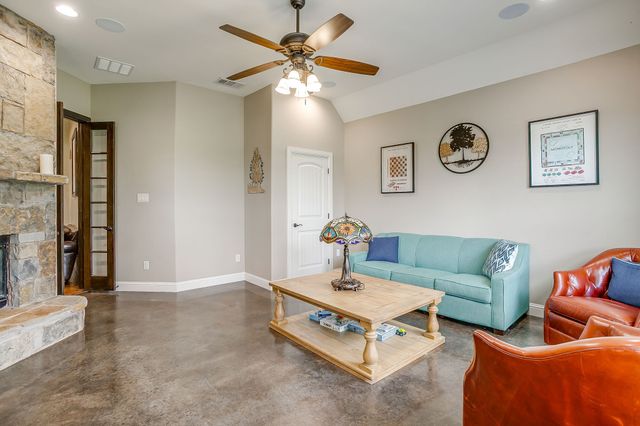 157 Pack Saddle Trail, Weatherford, TX 76088