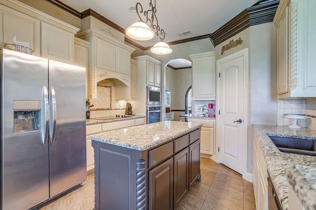 157 Pack Saddle Trail, Weatherford, TX 76088