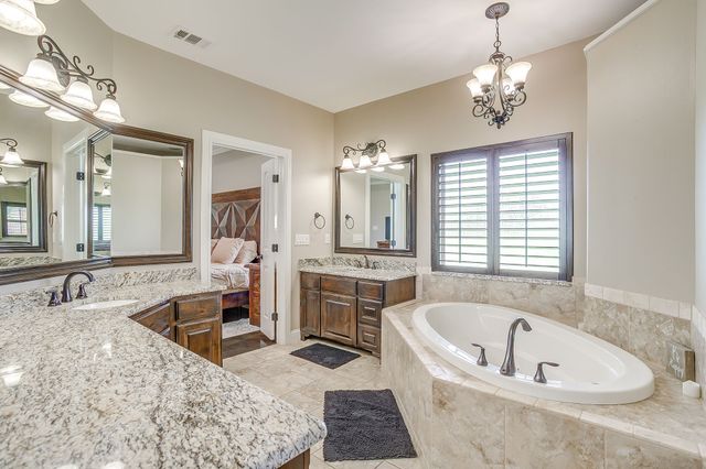157 Pack Saddle Trail, Weatherford, TX 76088