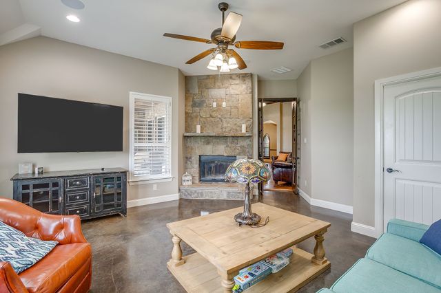157 Pack Saddle Trail, Weatherford, TX 76088