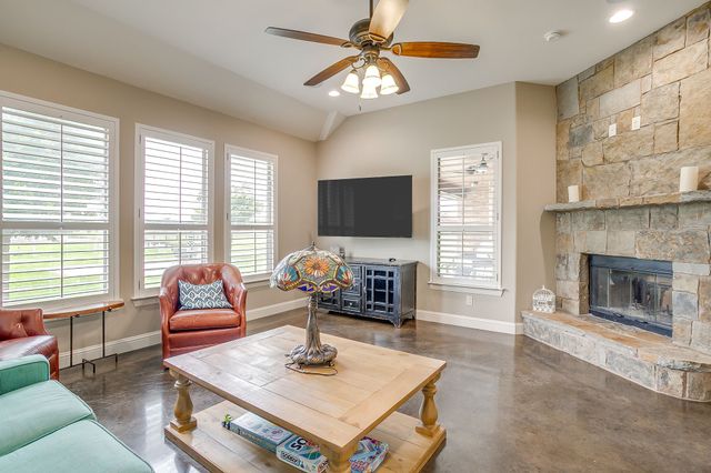 157 Pack Saddle Trail, Weatherford, TX 76088