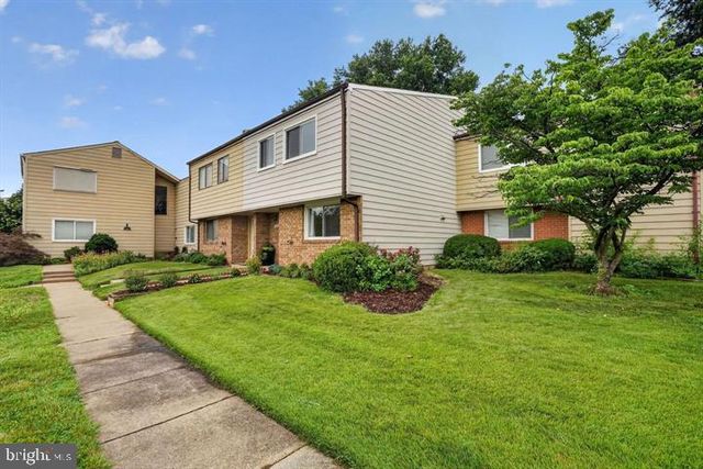 858 DOGWOOD CT, Herndon, VA 20170