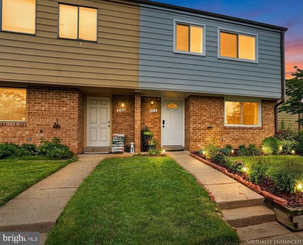 858 DOGWOOD CT, Herndon, VA 20170